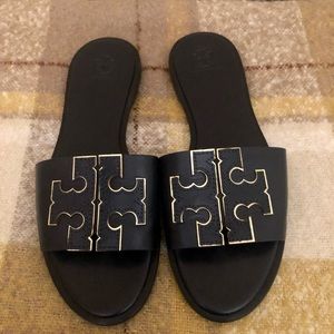 Tory Burch Navy Blue Slide 8.5. 😍